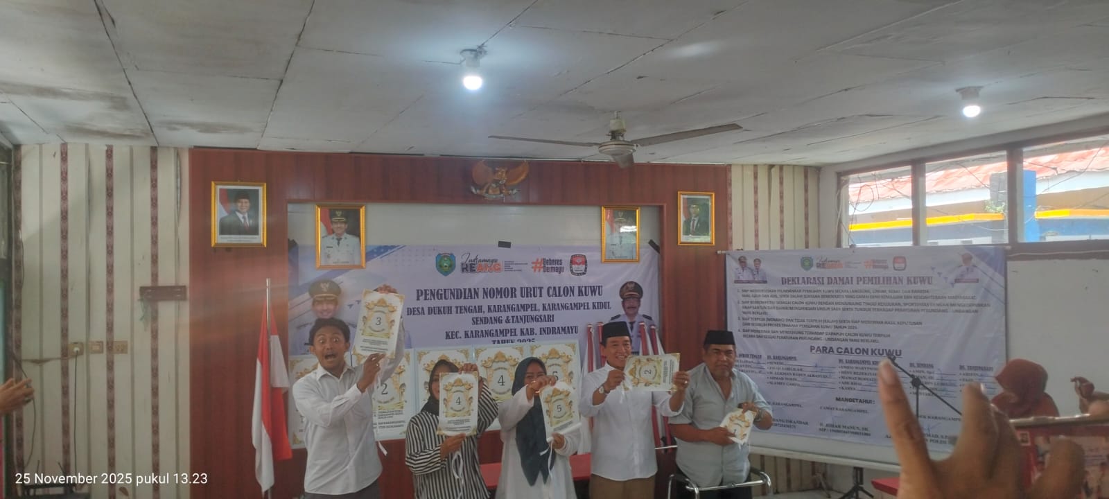 Pengundian No.Urut Calon Kuwu Desa Karangampel Kidul Bertempat Di  Kecamatan Karangampel